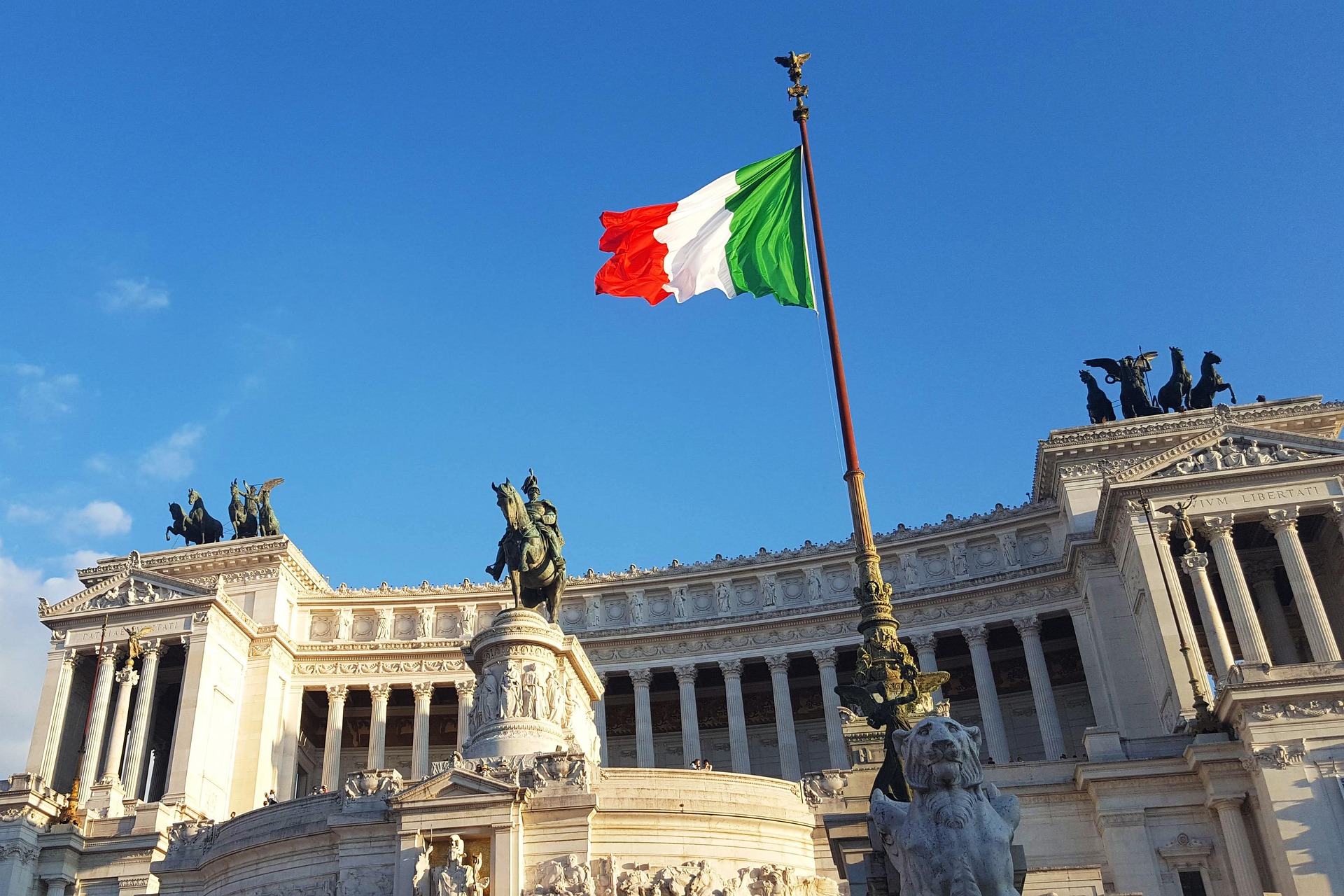 drapeau italien - monument 