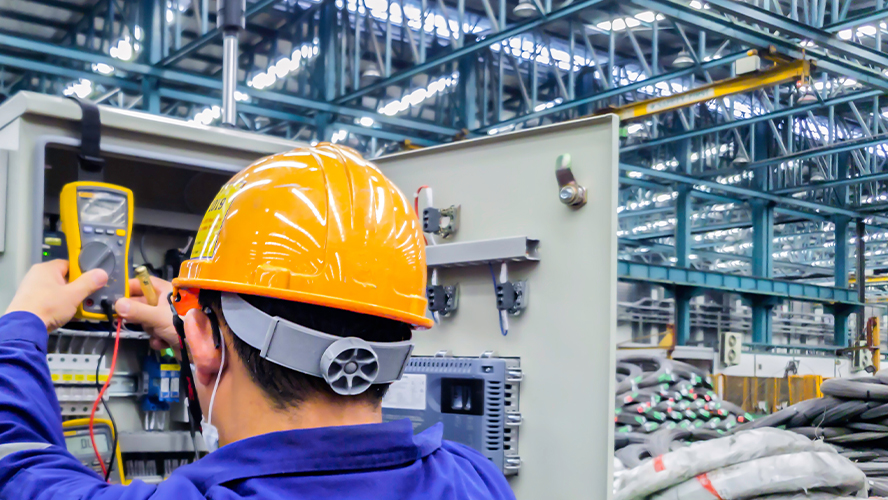 Electricien usine