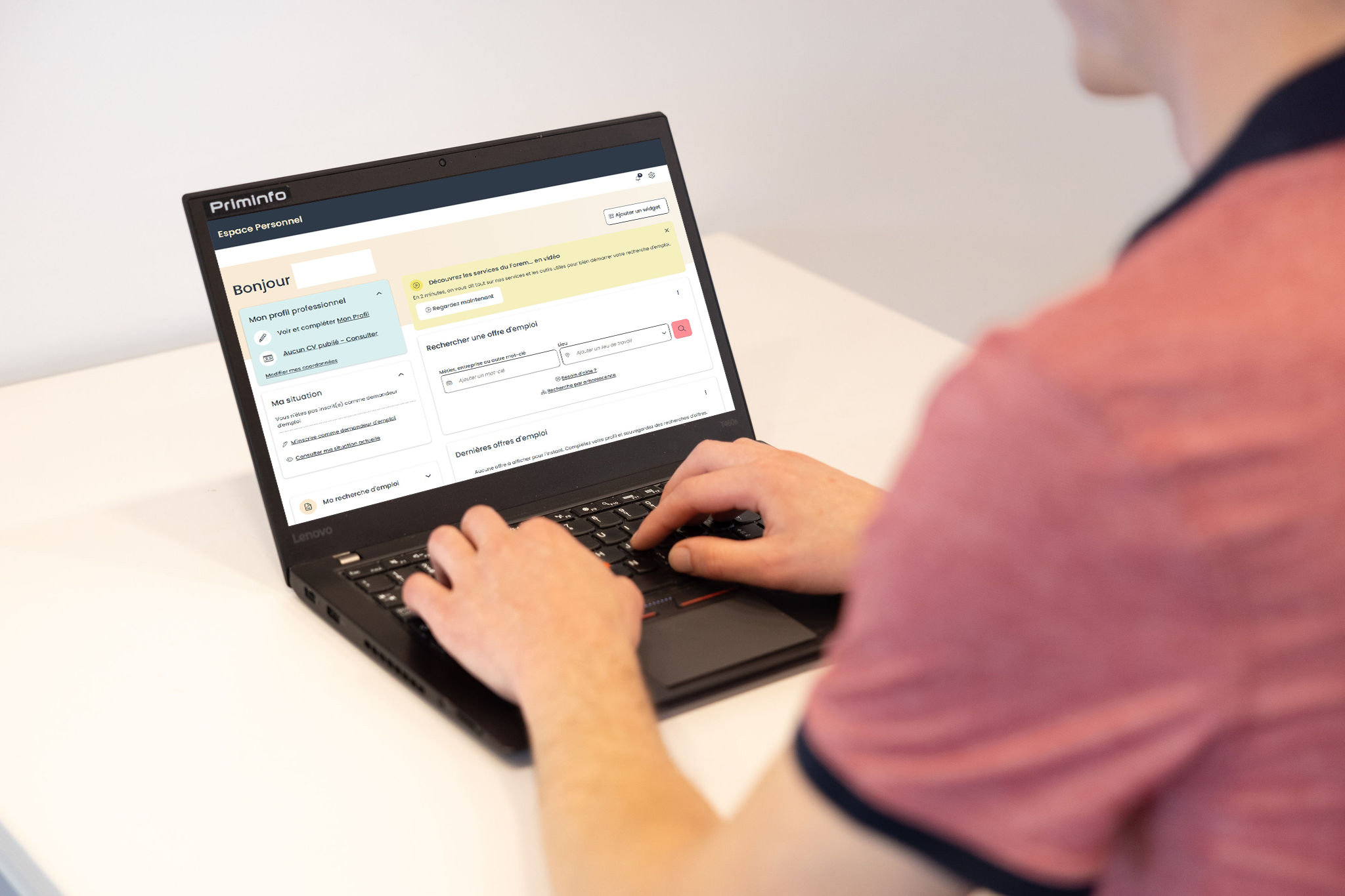 Espace personnel sur l'écran d'un portable