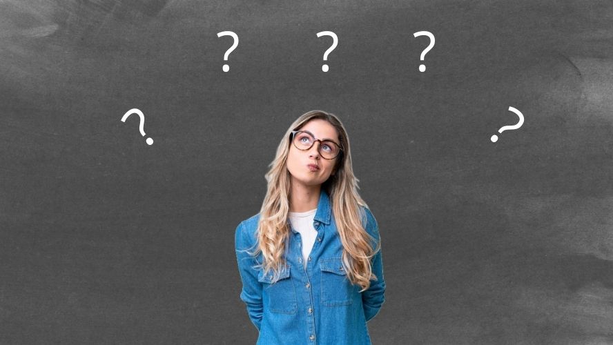 Une jeune fille qui s'interroge