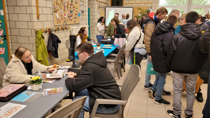 Photo de stands lors de l'édition 2025 du salon de L'Envol